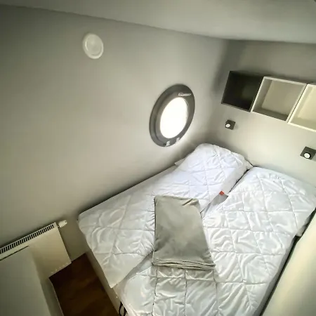 Bådhotel Cosy Hannah - Festlieger Schwerin (Mecklenburg-Vorpommern)