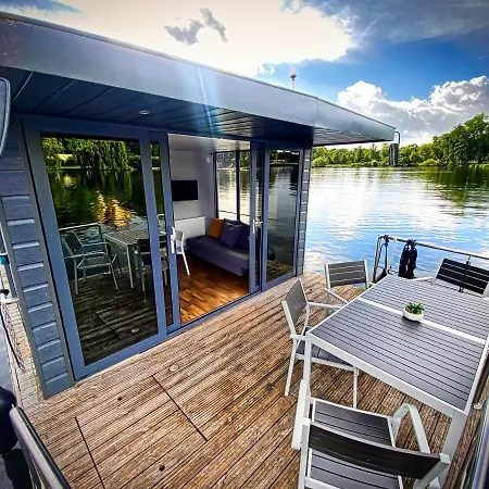 Cosy Hannah - Festlieger Bådhotel Schwerin (Mecklenburg-Vorpommern)